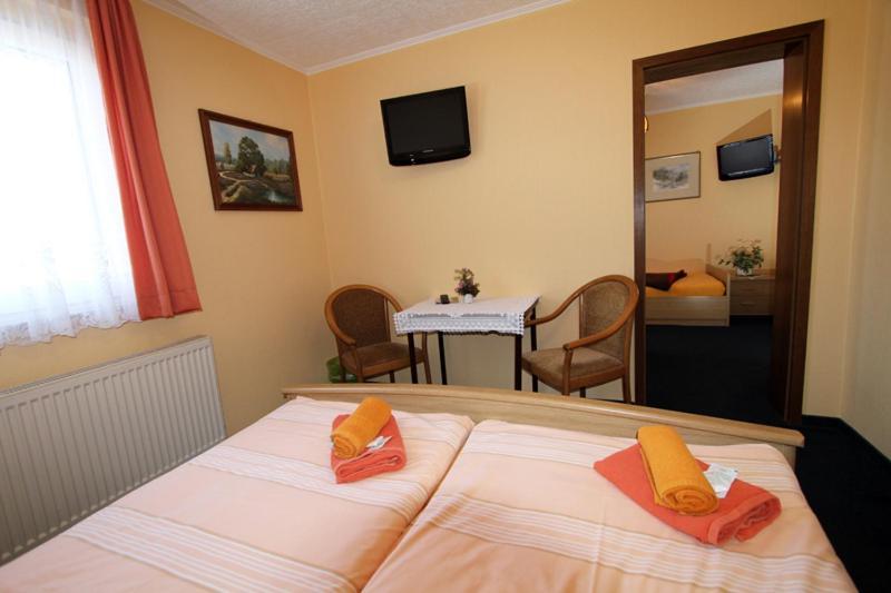 Familienhotel Zur Linde Panschwitz-Kuckau الغرفة الصورة