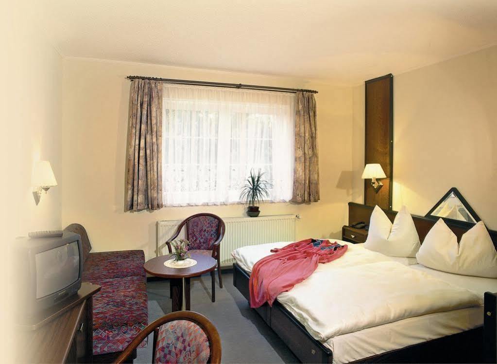 Familienhotel Zur Linde Panschwitz-Kuckau المظهر الخارجي الصورة